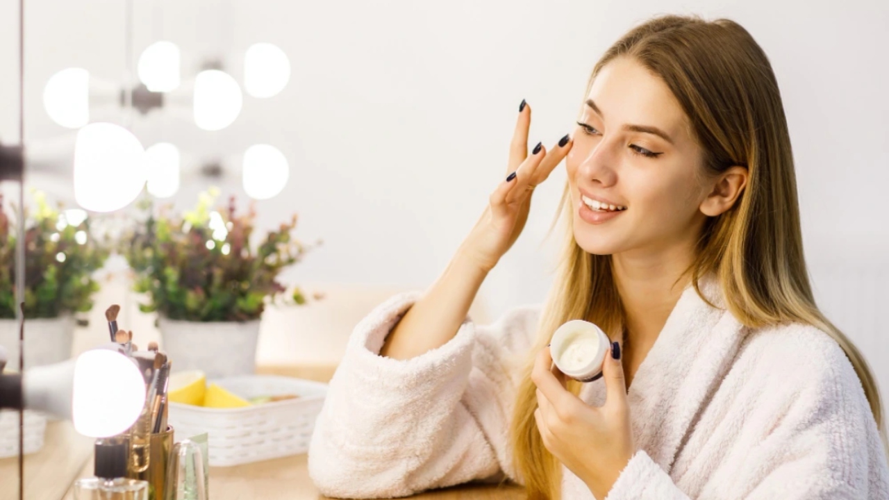 Budget Skincare 2025: आसान रूटीन से पाएं हेल्दी और ग्लोइंग स्किन