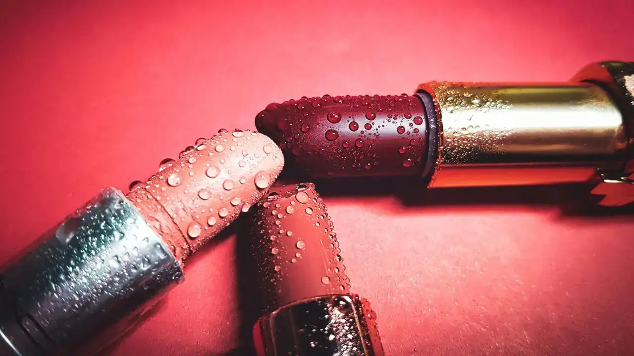 Budget Skincare For College Girls– हेल्दी और ग्लोइंग स्किन के लिए सिंपल रूटीन 2025